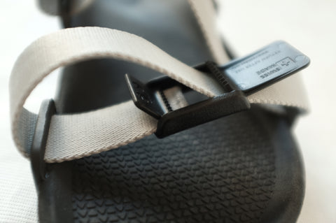 ESSENTIALS Sandalen