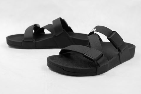 ESSENTIALS Sandalen