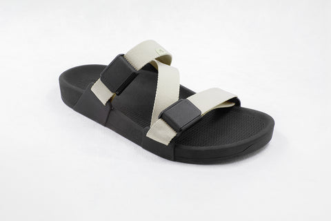 ESSENTIALS Sandalen