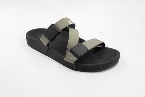 ESSENTIALS Sandalen