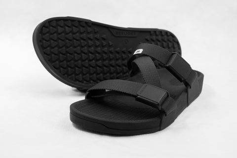 ESSENTIALS Sandalen