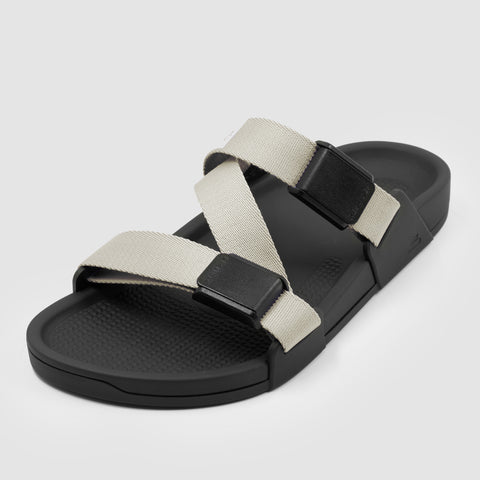 ESSENTIALS Sandalen