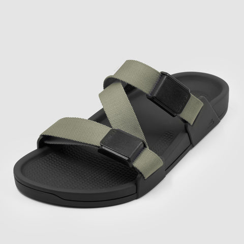 ESSENTIALS Sandalen