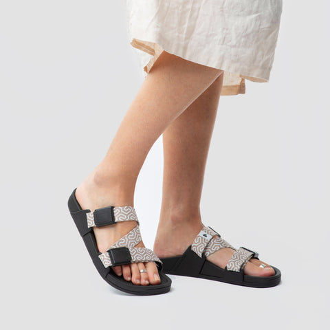 MAZE.GRID sandales 